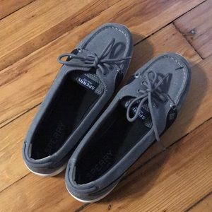 Sperry Top-Sider boat shoe in gray and navy